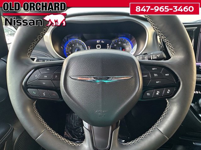 Used 2024 Chrysler Pacifica Touring FWD image 22