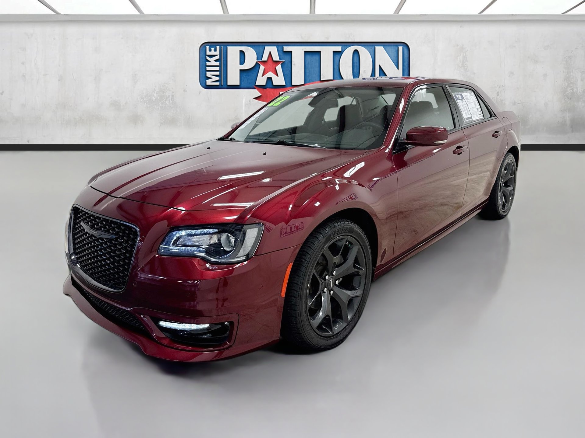 Used 2022 Chrysler 300 Touring L RWD image 3