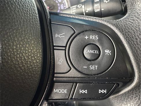 Used 2019 Toyota RAV4 XLE image 16
