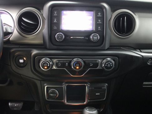 Used 2021 Jeep Wrangler Sport image 31