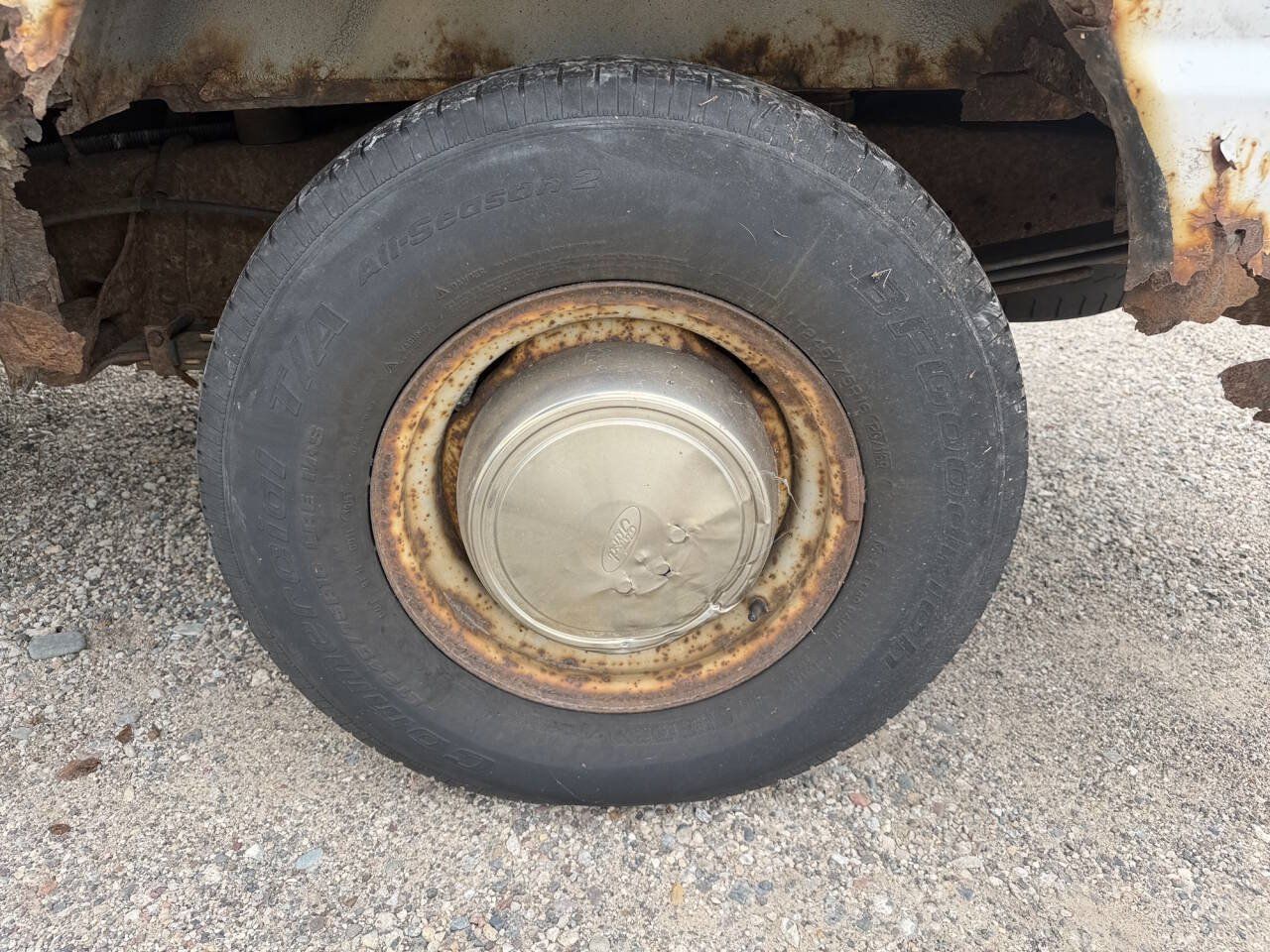 Used 1999 Ford E-350 and Econoline 350 Super Duty RWD image 10