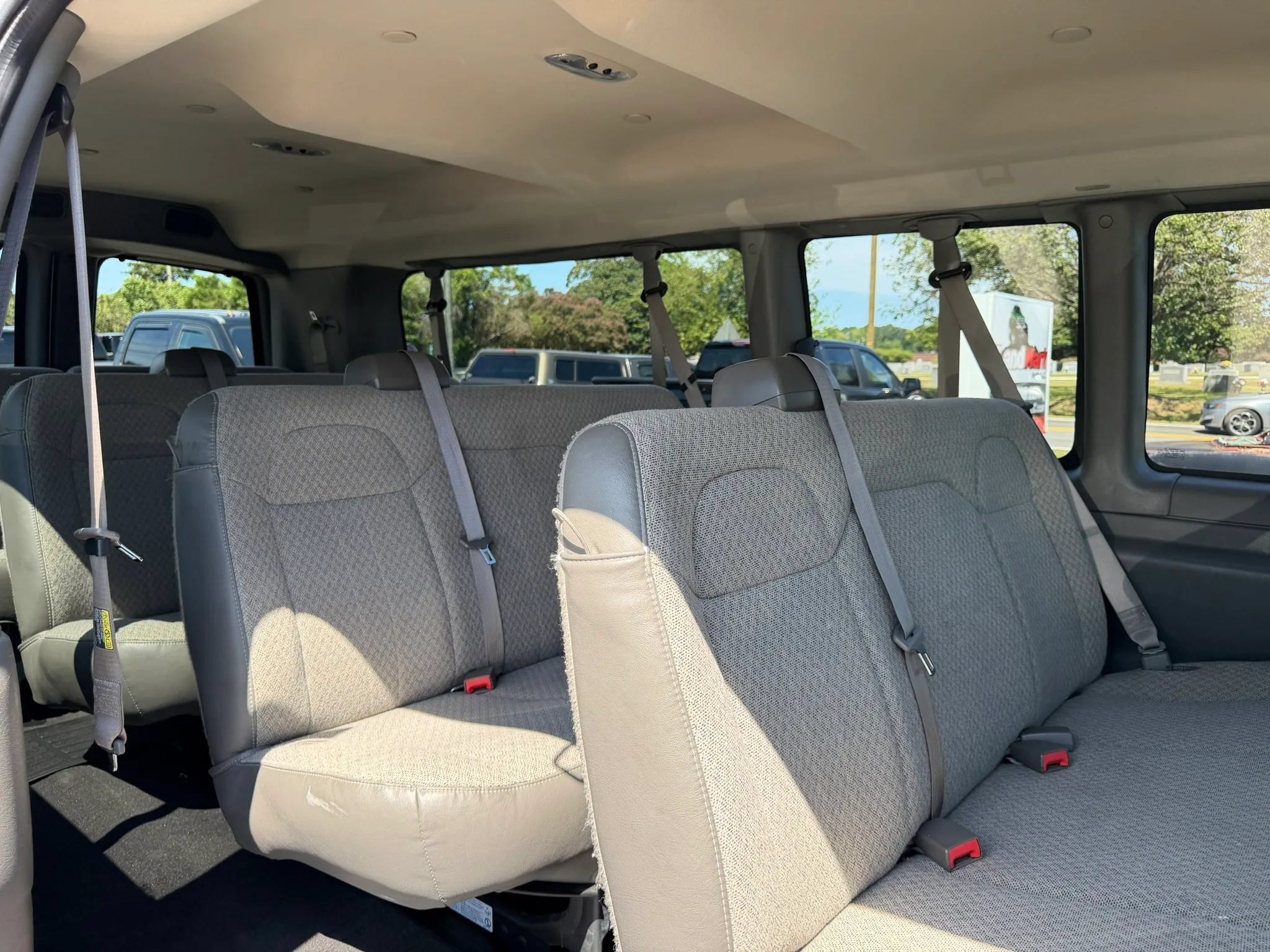 Used 2019 Chevrolet Express 3500 LS RWD image 22