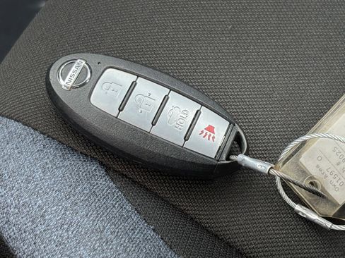 Used 2025 Nissan Versa SV FWD image 18