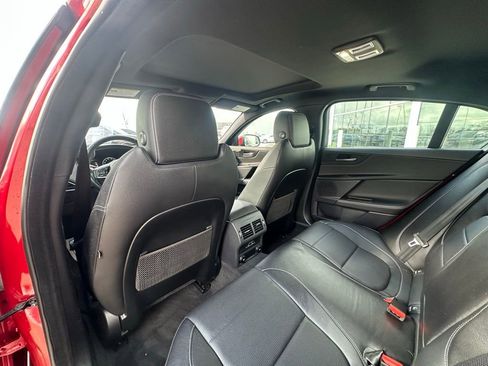 Used 2019 Jaguar XE R-Sport image 21