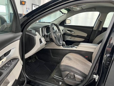 Used 2010 Chevrolet Equinox LS FWD image 7