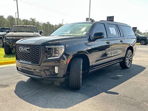 Used 2021 GMC Yukon XL Denali w/ Denali Premium Package AWD/4WD image 2
