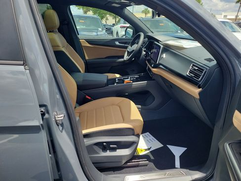 New 2026 Volkswagen Atlas Cross Sport SEL R-Line AWD/4WD image 10