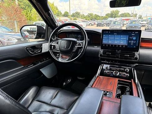 Used 2022 Lincoln Navigator Reserve AWD/4WD image 40