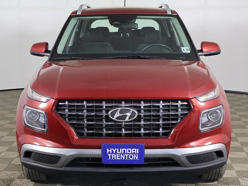Certified 2024 Hyundai Venue SEL FWD image 10