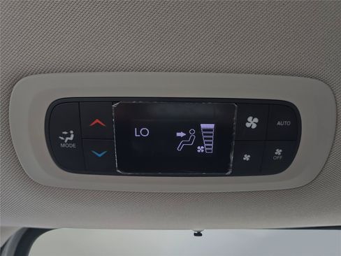 Used 2018 Chrysler Pacifica Touring-L w/ Advanced Safetytec Group FWD image 20