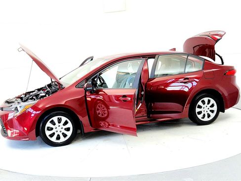 Used 2024 Toyota Corolla LE image 10