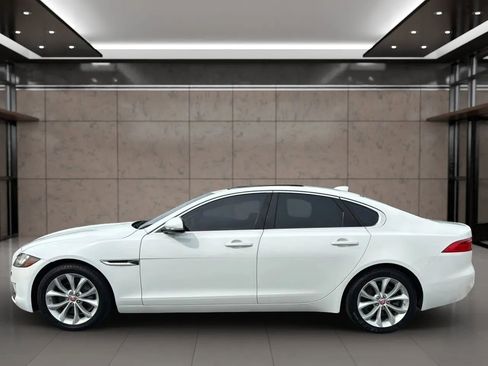 Used 2017 Jaguar XF Premium RWD image 4