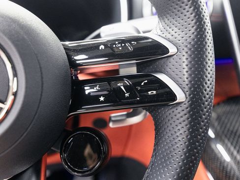 Used 2022 Mercedes-Benz SL 63 AMG 4MATIC image 14