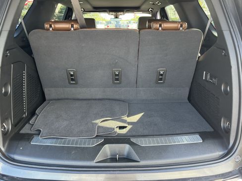Used 2021 Chevrolet Tahoe High Country w/ Premium Package RWD image 16