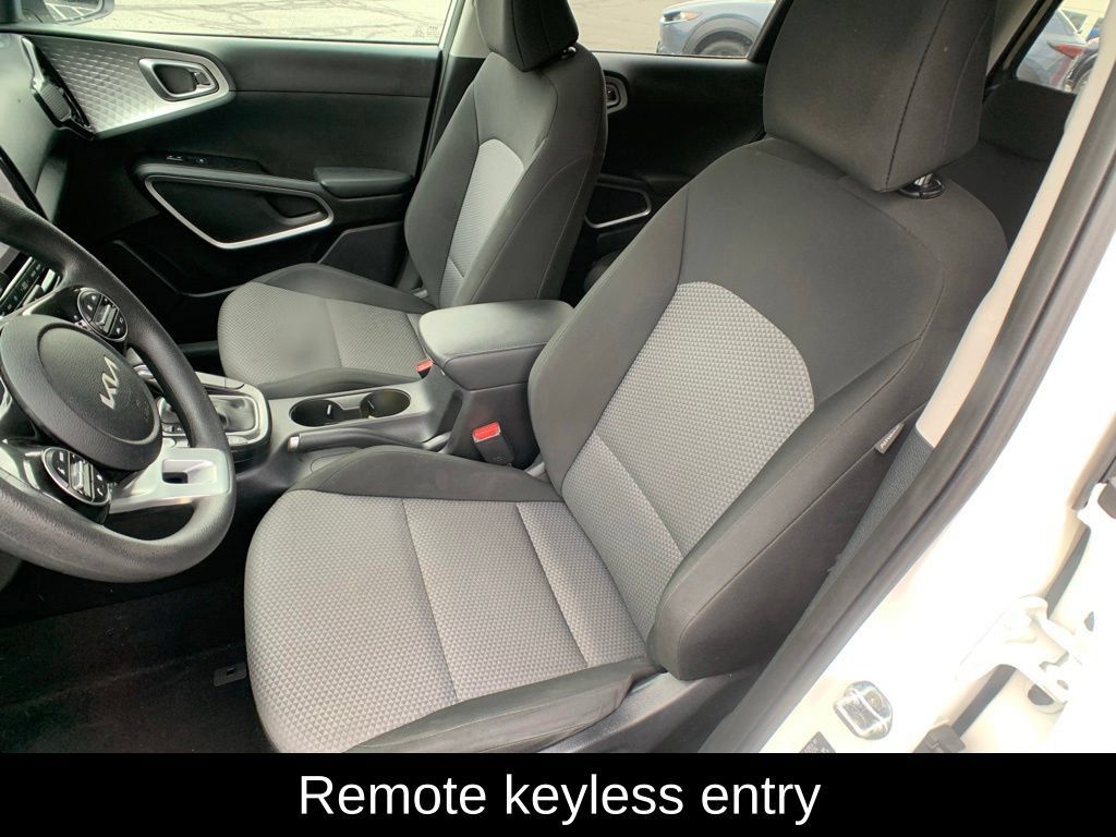 Used 2023 Kia Soul S FWD image 14
