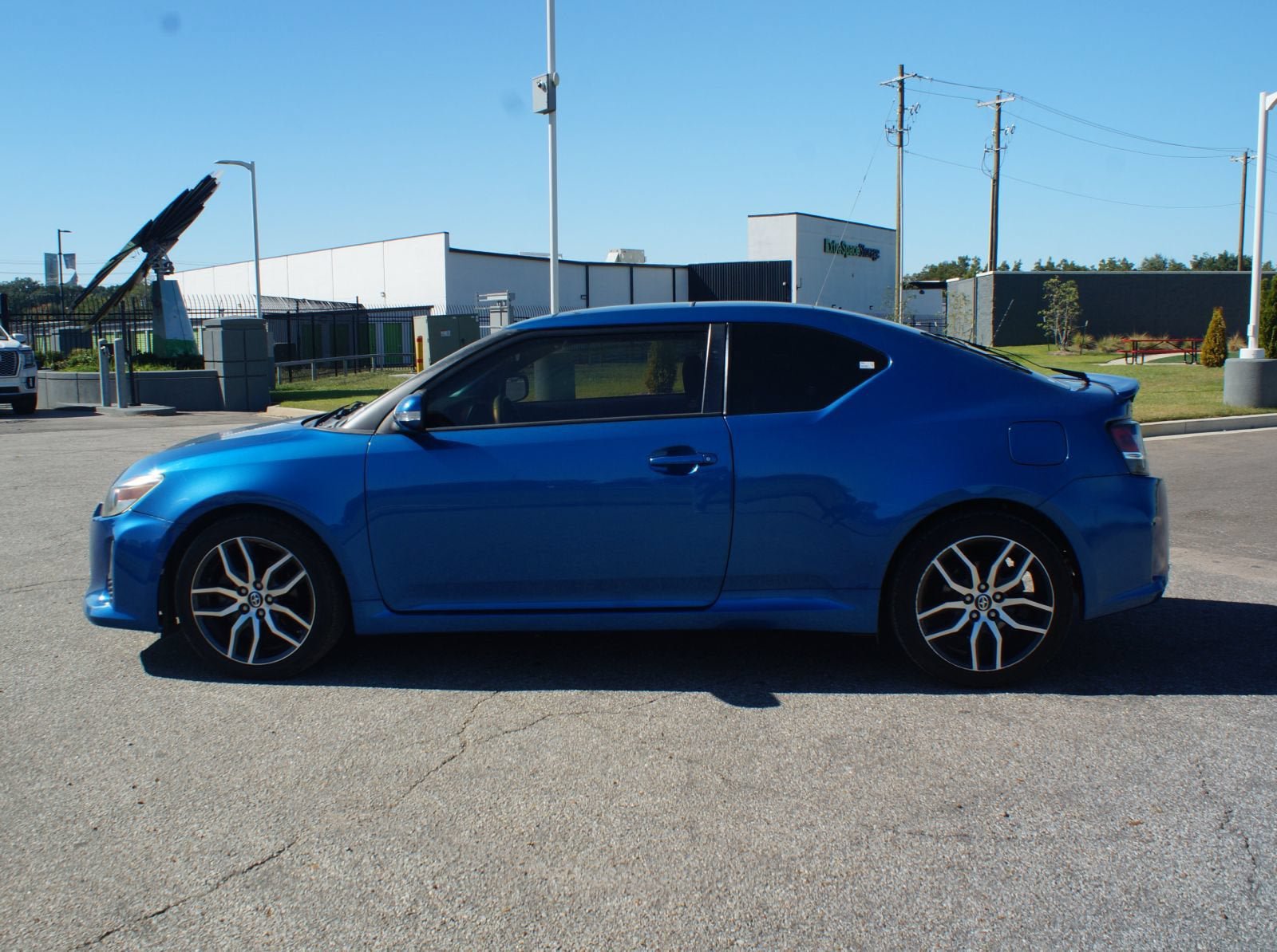 Used 2016 Scion tC FWD image 8