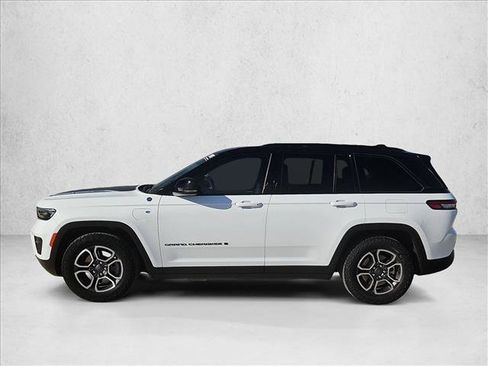 Used 2022 Jeep Grand Cherokee Trailhawk image 9