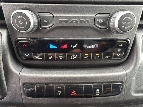 Used 2025 RAM ProMaster 2500 w/ Convenience Group FWD image 18