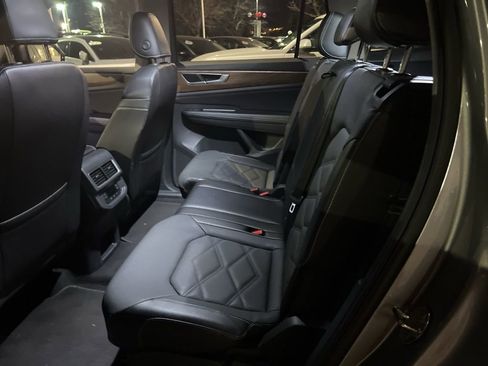 Used 2024 Volkswagen Atlas SE image 10