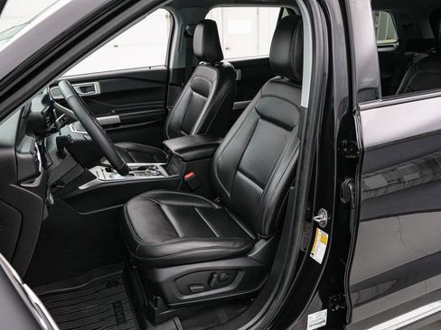 Certified 2023 Ford Explorer XLT w/ Equipment Group 202A image 11