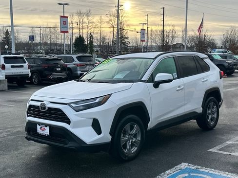 Certified 2022 Toyota RAV4 XLE image 7