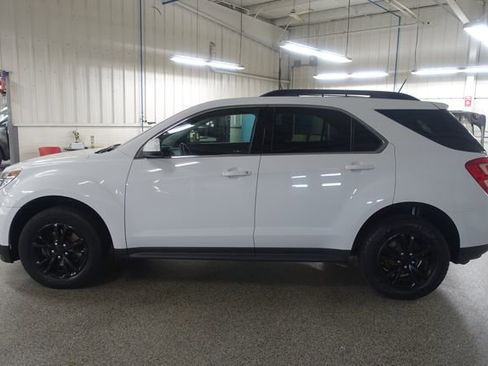 Used 2017 Chevrolet Equinox LT w/ Convenience Package FWD image 4