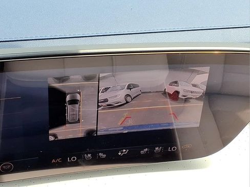 Used 2025 Buick Enclave Avenir w/ LPO, Floor Liner Package AWD/4WD image 10