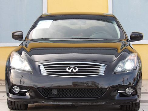 Used 2014 INFINITI Q60 Convertible w/ Premium Package image 3