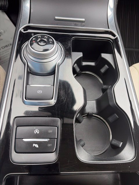 Used 2020 Ford Edge Titanium AWD/4WD image 29