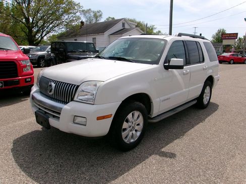 Used 2010 Mercury Mountaineer AWD image 1