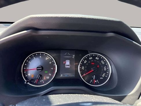 Used 2022 Toyota RAV4 XLE Premium image 13