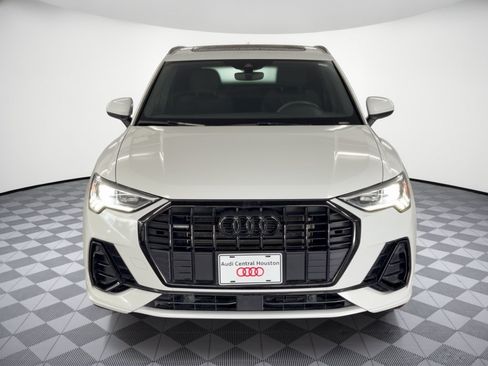 Used 2023 Audi Q3 2.0T Premium w/ Black Optic Sport Package AWD/4WD image 6