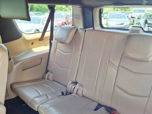 Used 2019 Cadillac Escalade ESV Platinum AWD/4WD image 13
