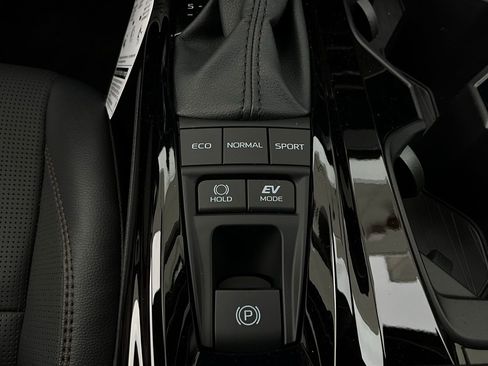 Used 2026 Toyota Camry XLE image 21