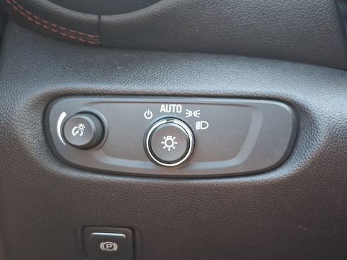 Used 2019 Chevrolet Blazer RS w/ Sun and Wheels Package FWD image 27