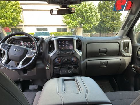 Used 2019 Chevrolet Silverado 1500 LT Trail Boss AWD/4WD image 50