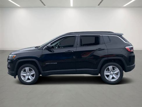 Used 2022 Jeep Compass Latitude w/ Sun and Sound Group image 3