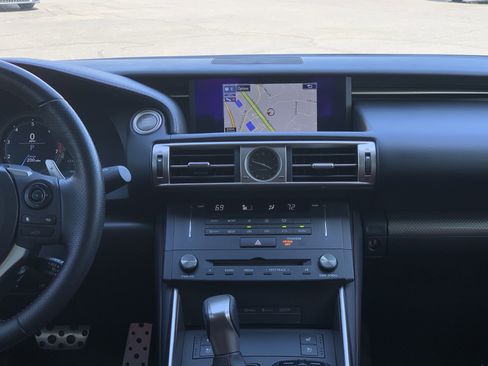 Used 2016 Lexus IS 200t RWD image 31