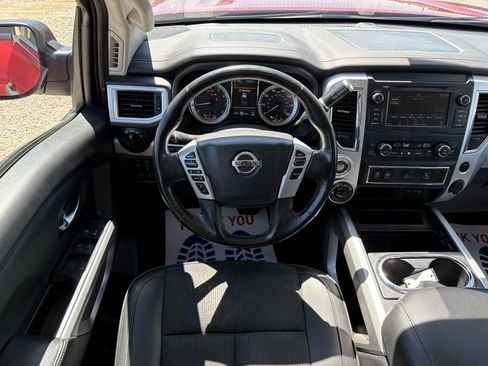 Used 2019 Nissan Titan PRO-4X AWD/4WD image 9