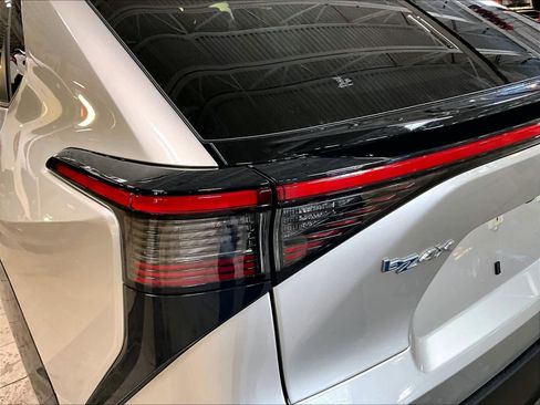 Used 2024 Toyota bZ4X XLE w/ Weather Package image 34