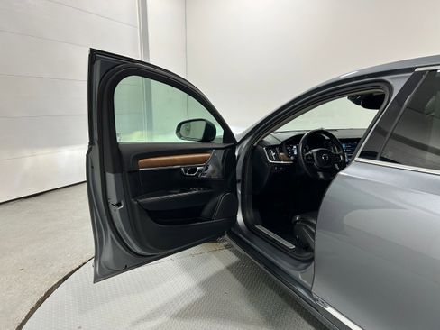 Used 2018 Volvo S90 T6 Inscription w/ Convenience Package image 20