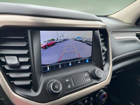 Used 2023 GMC Acadia Denali w/ Denali Technology Package AWD/4WD image 19