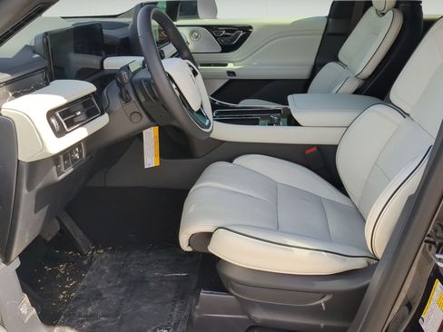 New 2026 Lincoln Aviator Black Label w/ Dynamic Handling Package AWD/4WD image 11