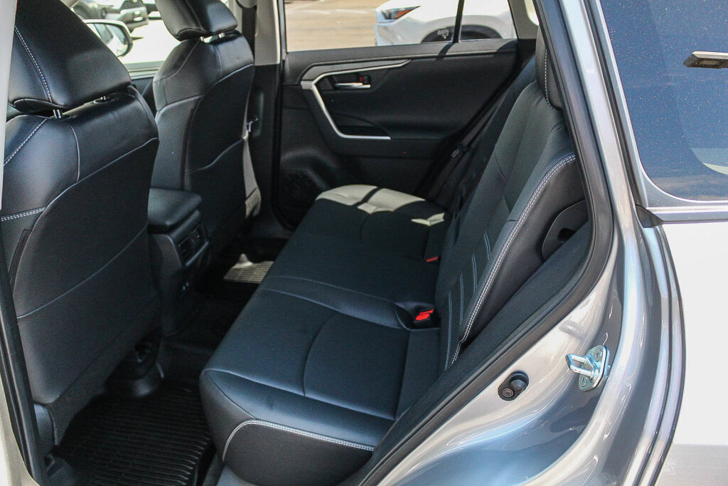 Certified 2021 Toyota RAV4 Limited FWD image 10