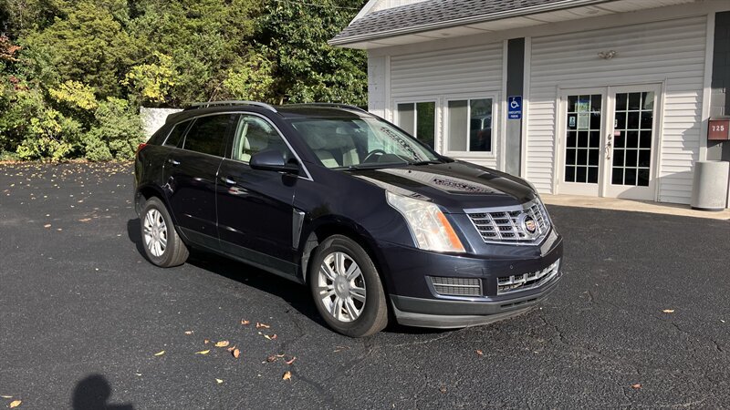 Used 2014 Cadillac SRX Luxury FWD image 2