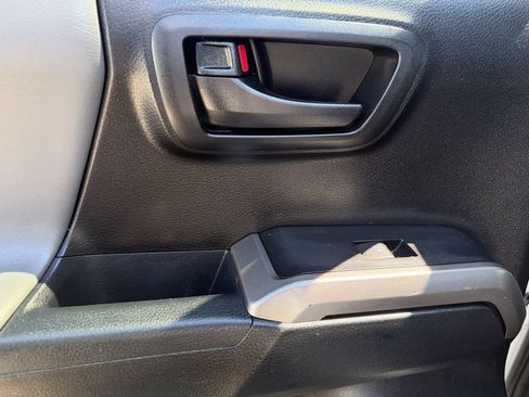 Used 2021 Toyota Tacoma SR5 RWD image 19