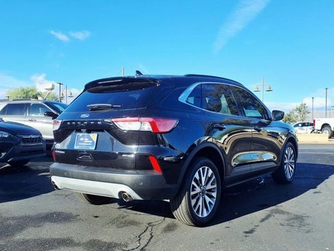 Certified 2022 Ford Escape Titanium image 6