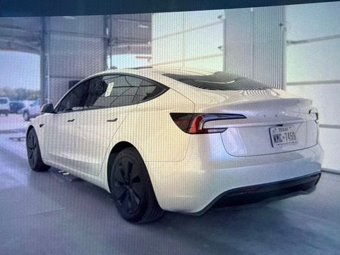 Used 2025 Tesla Model 3 RWD image 4
