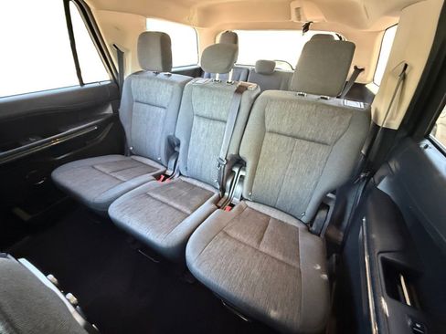 Used 2023 Ford Expedition XLT AWD/4WD image 24
