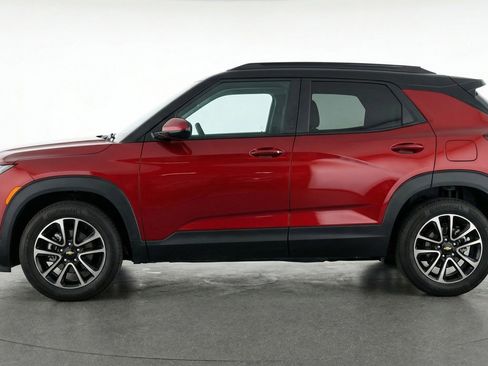 Used 2025 Chevrolet TrailBlazer LT image 5